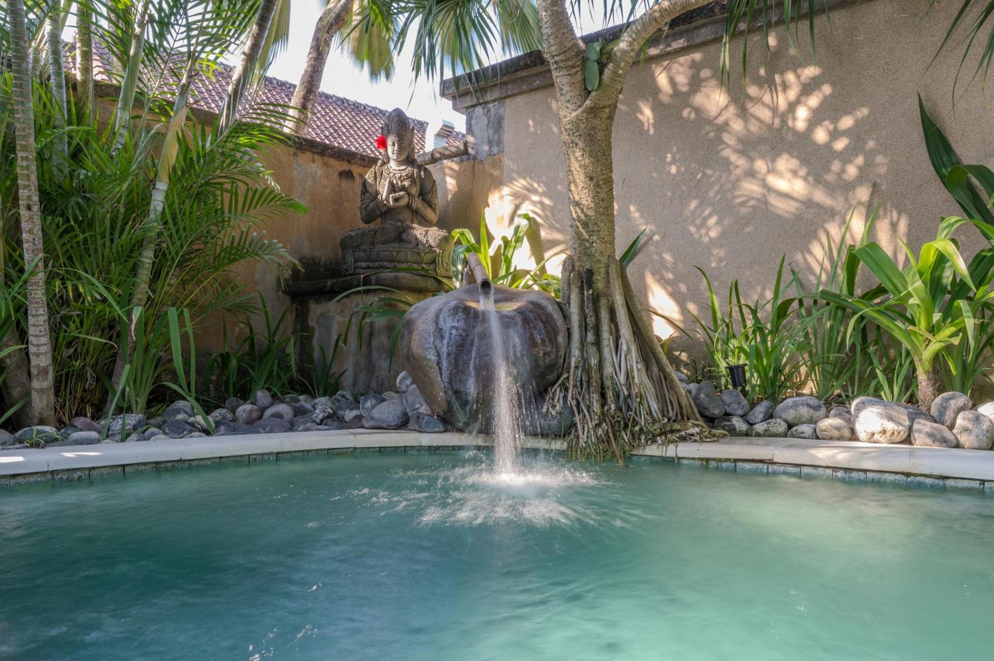 Villa Tirta Naga Bali Seminyak  Exterior photo