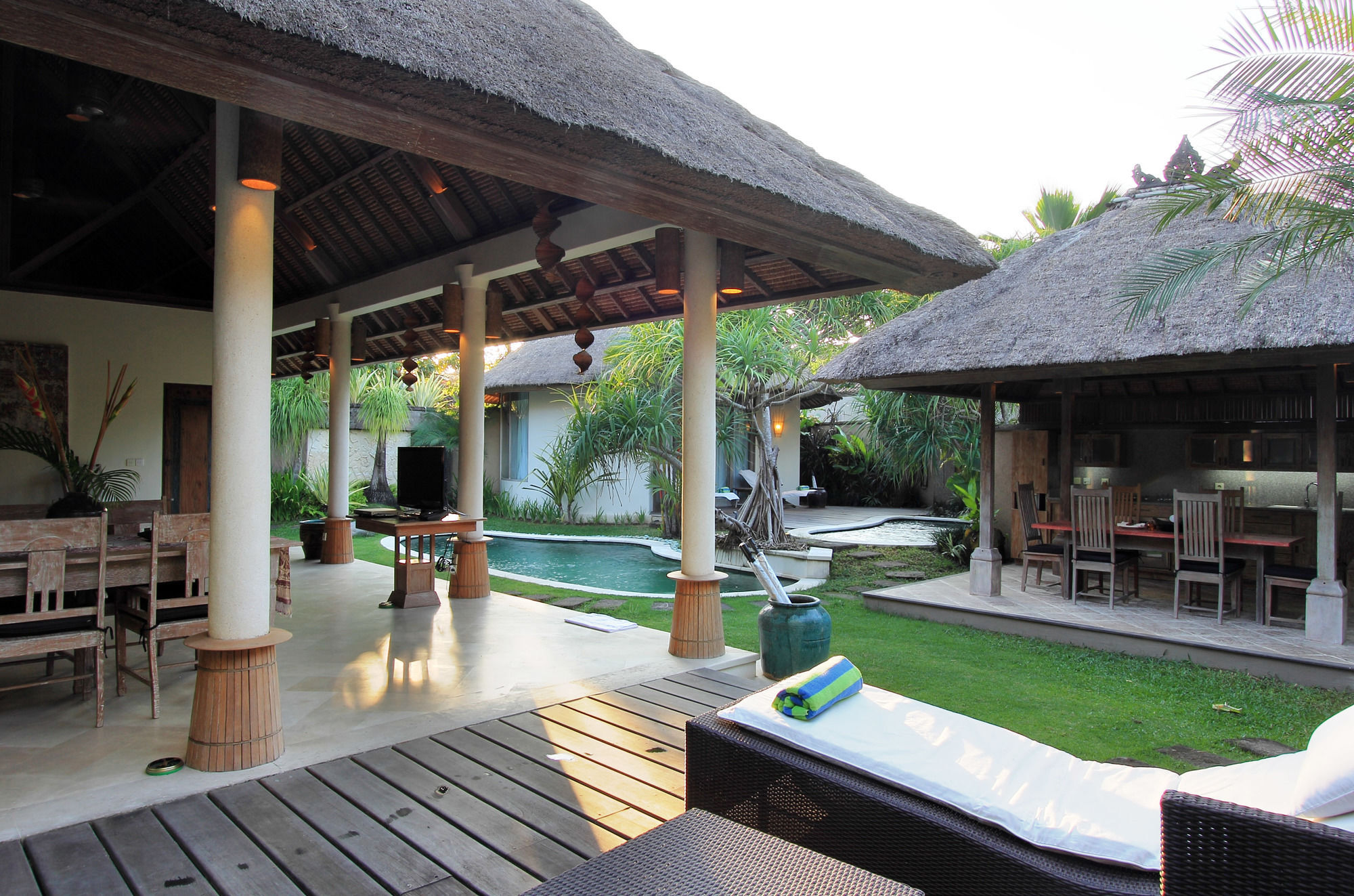 Villa Tirta Naga Bali Seminyak  Exterior photo